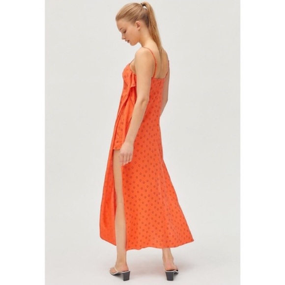 Urban Outfitters Oh la la Linen Romper - Picture 2 of 11